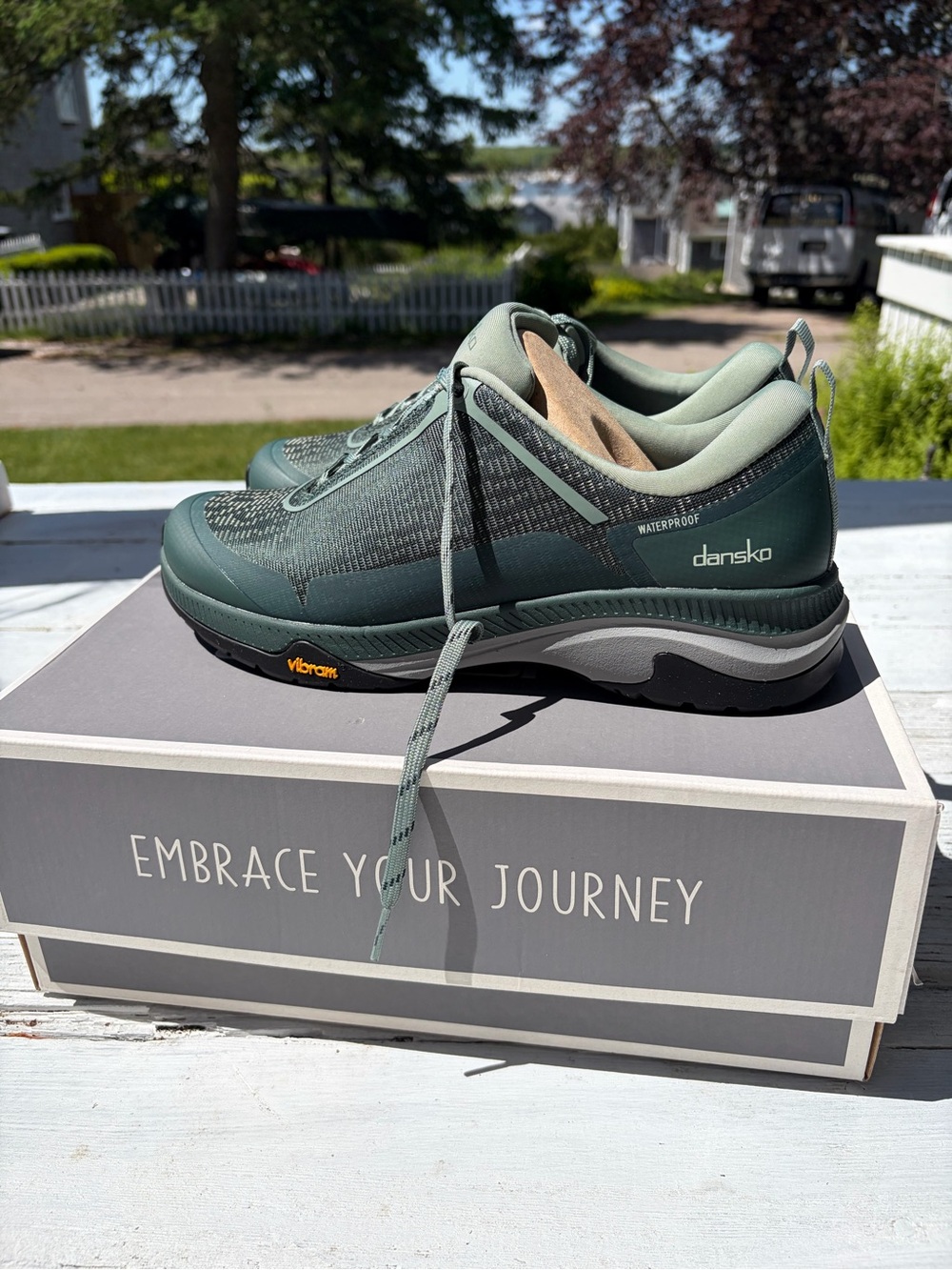 Dansko Green Waterproof Trail Sneakers NEW in box - Picture 8 of 8
